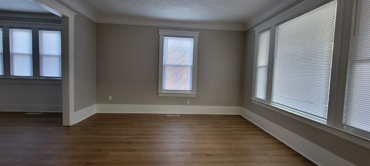 68 East James Street - Photo 7 of 28