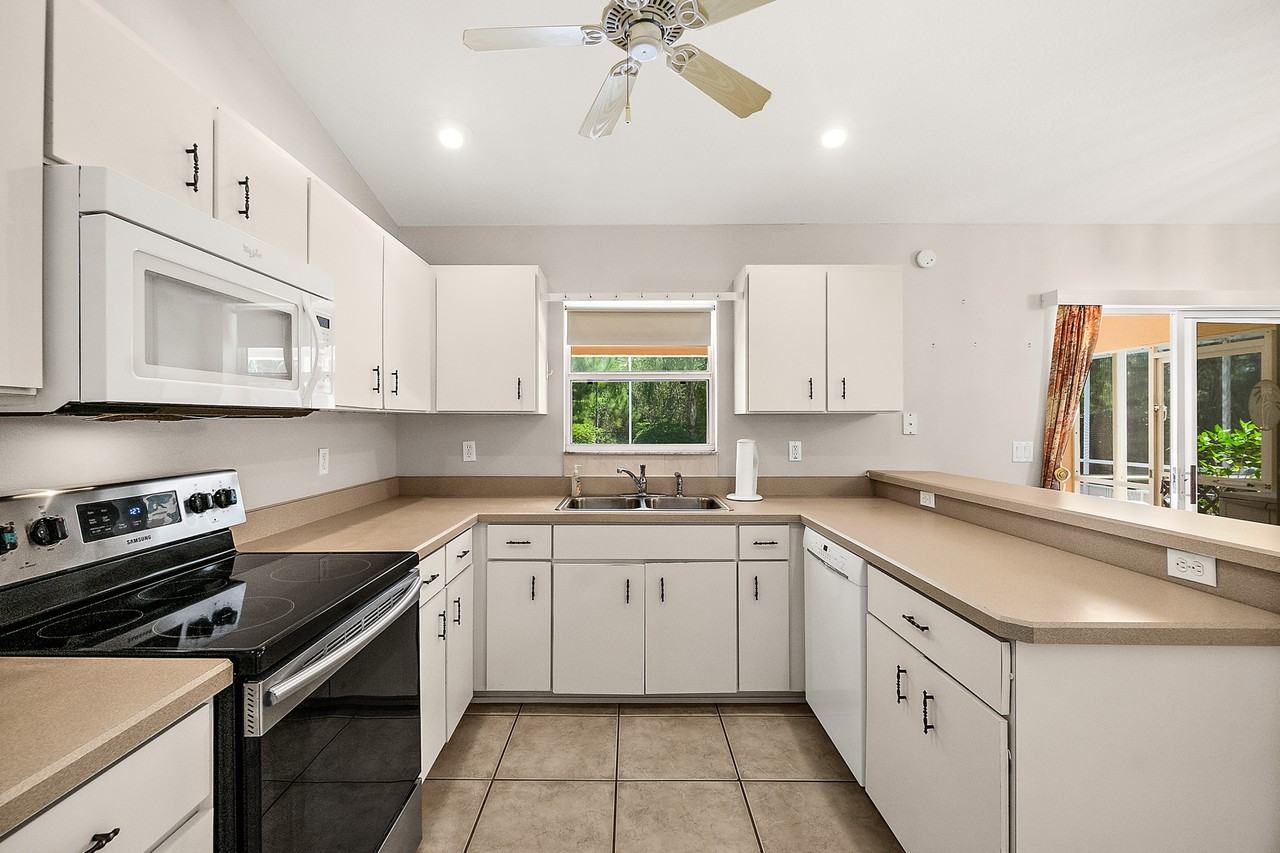 67 Flemingwood Lane #1 - Photo 5 of 10