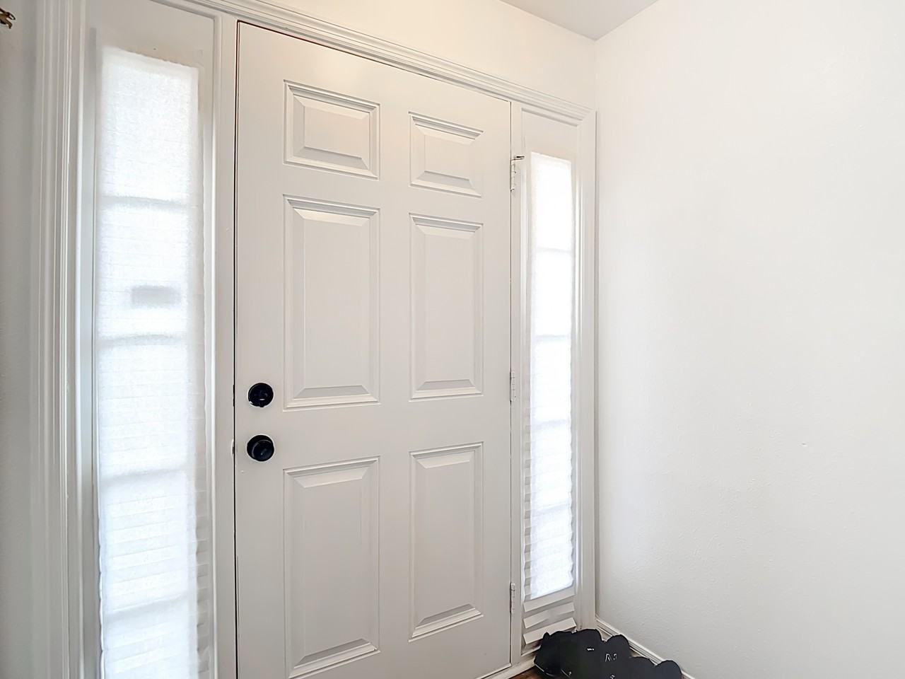 9856 Ashburn Lake Drive #1 - Photo 4 of 50