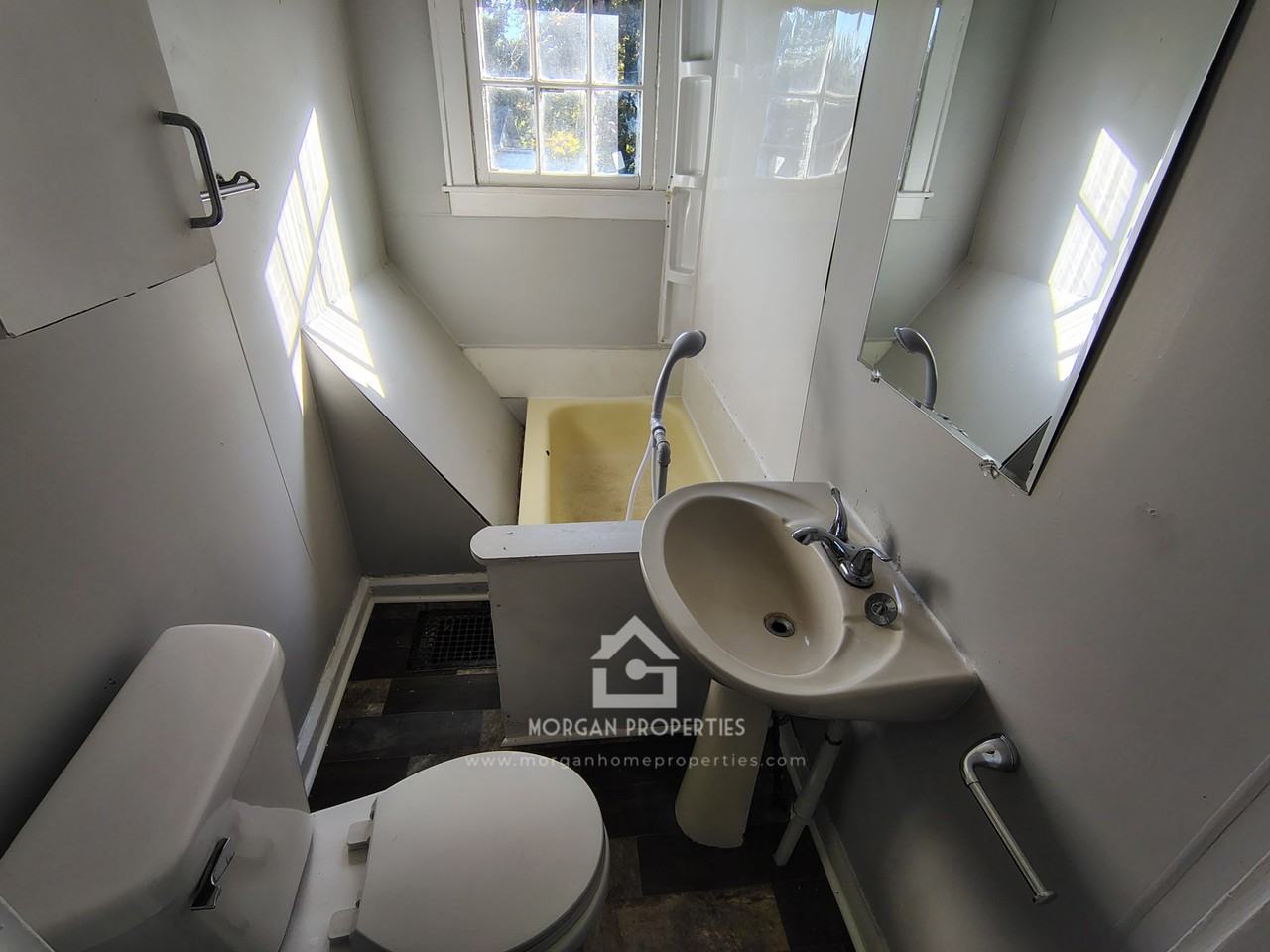 1323 1323 Hst W 10th Street #1 - Photo 5 of 6