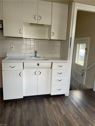 920 Washington Ave #1 - Photo 2 of 9