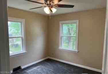 920 Washington Ave #1 - Photo 5 of 9