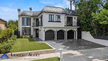 featured image of 5011 Hayvenhurst Avenue #1