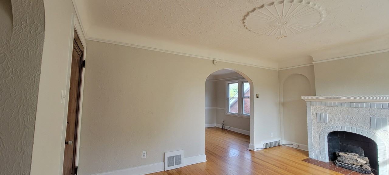 1740 1740 Anita Avenue-UPPER - Photo 4 of 16