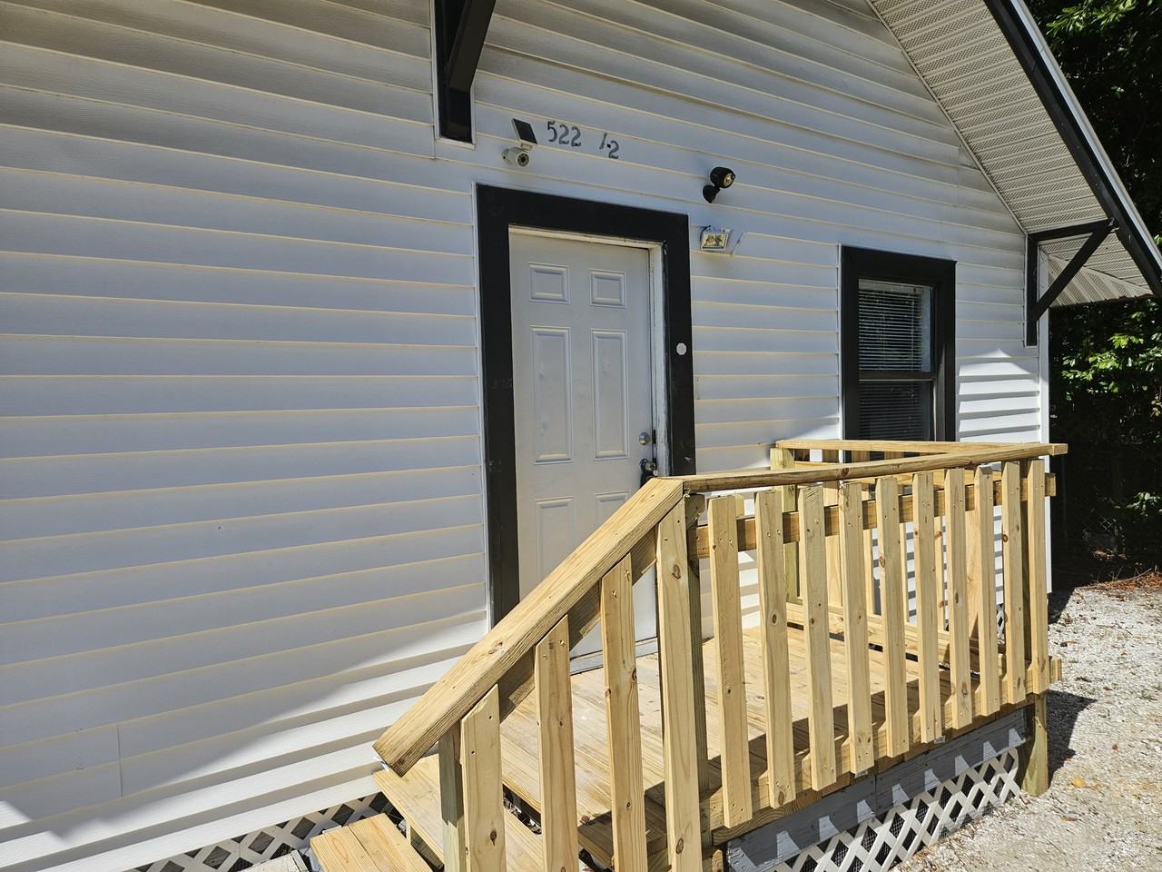 522 1/2 15th St N #1 - Photo 3 of 17