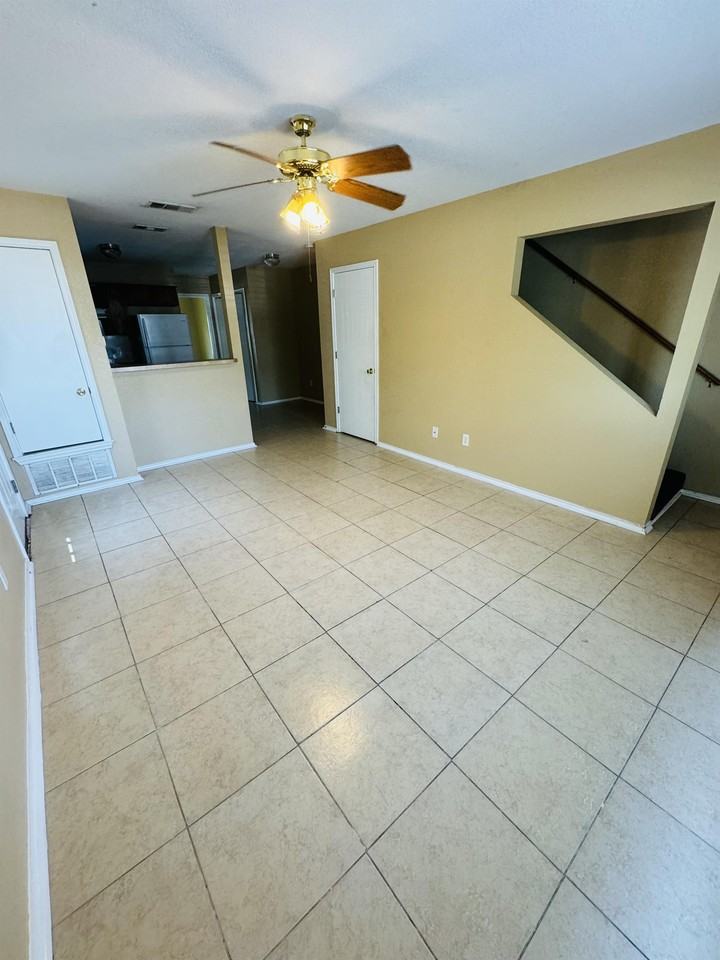 2002 Monte Carlo Ln #A - Photo 6 of 16