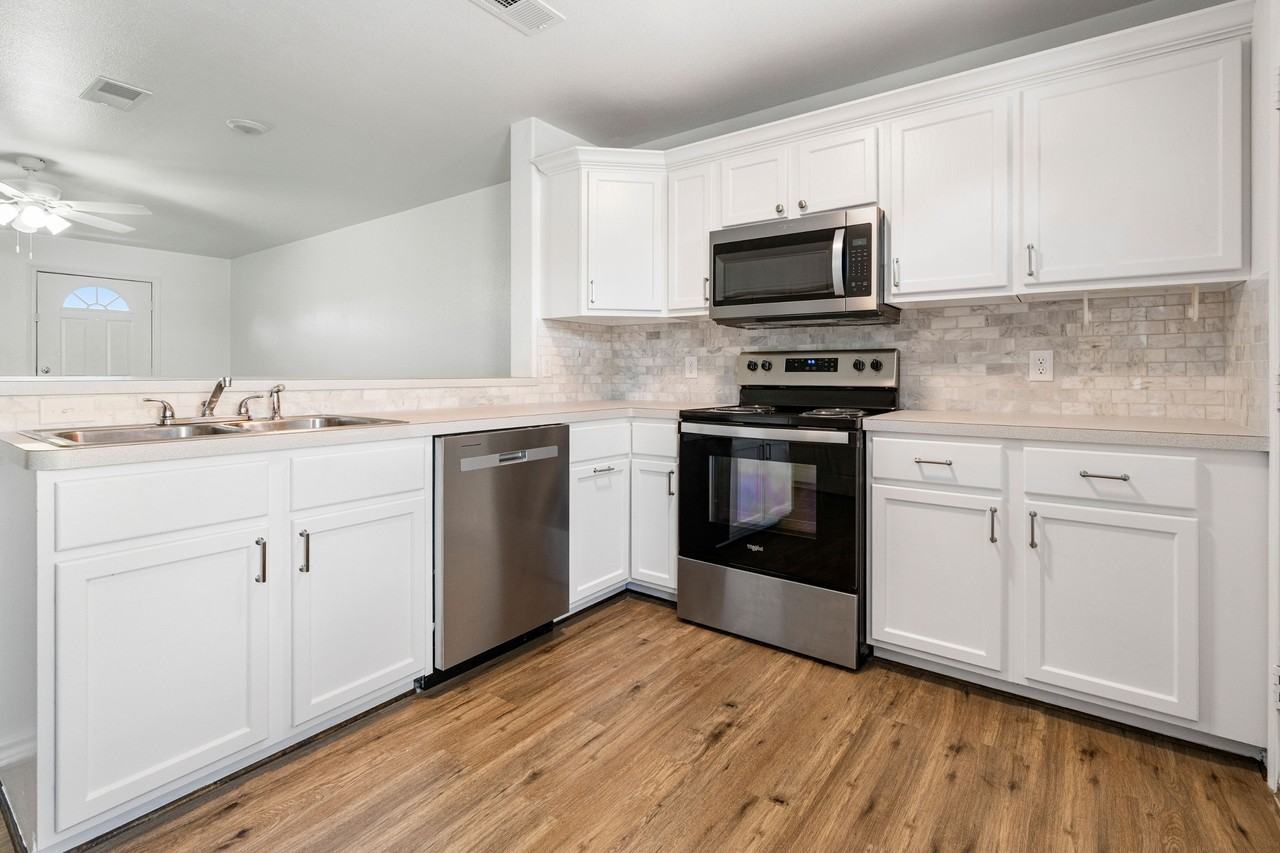 210 Brazos St #1 - Photo 3 of 10