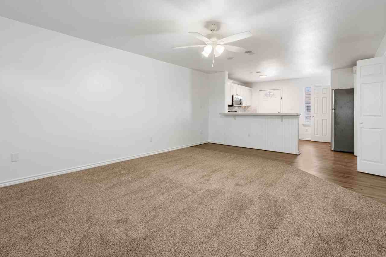 210 Brazos St #1 - Photo 4 of 10