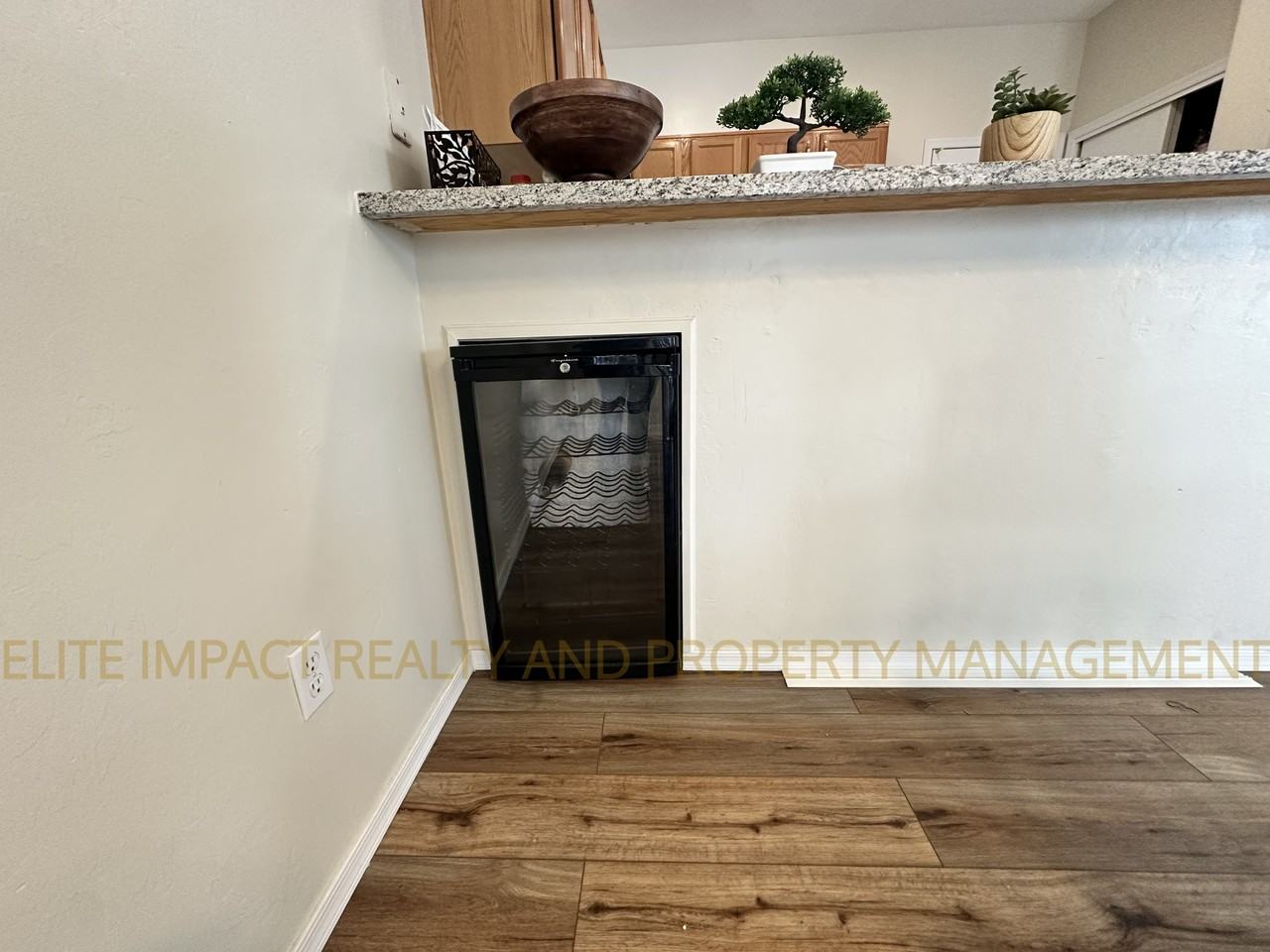 3780 East Felix Boulevard #1 - Photo 4 of 14