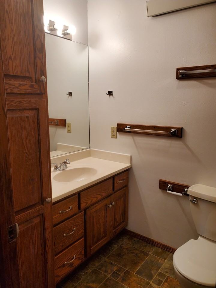 1219 1st Ave Se #1219 - Photo 2 of 10