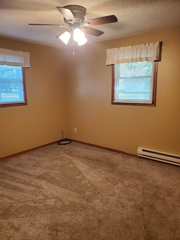 1219 1st Ave Se #1219 - Photo 3 of 10
