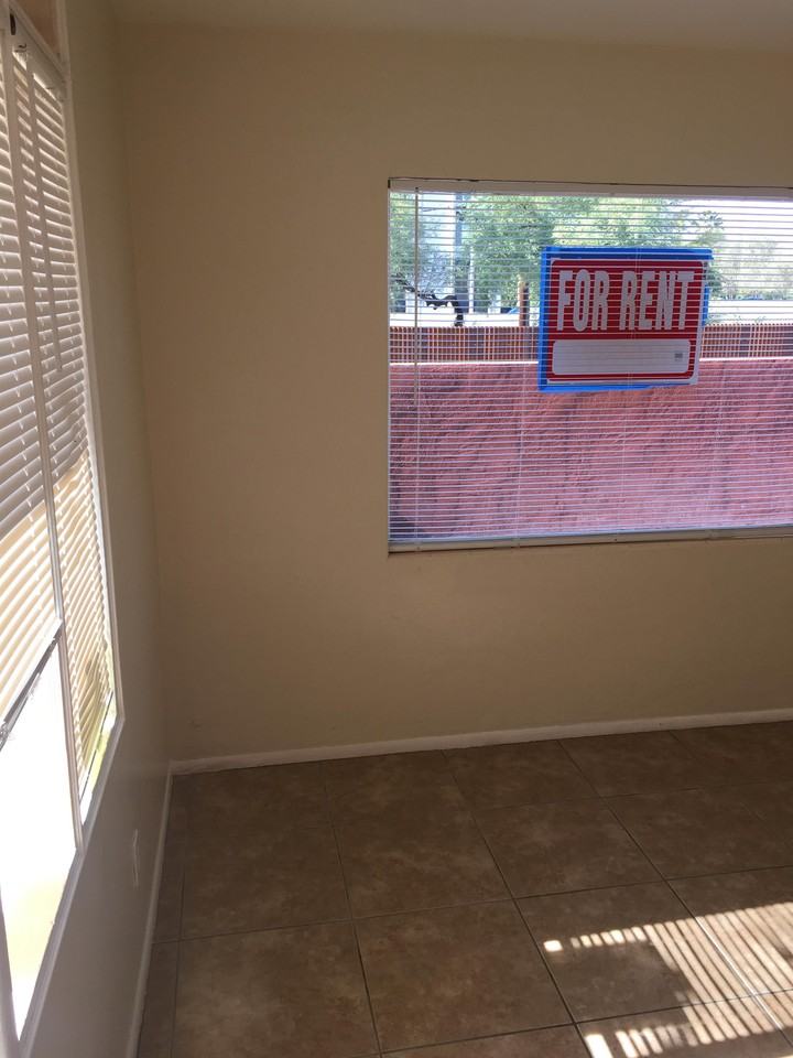 1041 East 9th Street #1041 - Photo 6 of 30