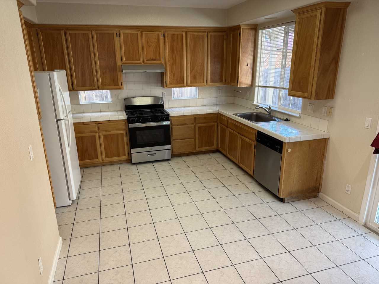 4233 Quimby St #1 - Photo 5 of 18