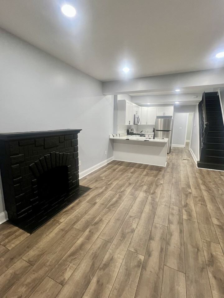 2431 Mcelderry St - Photo 3 of 48