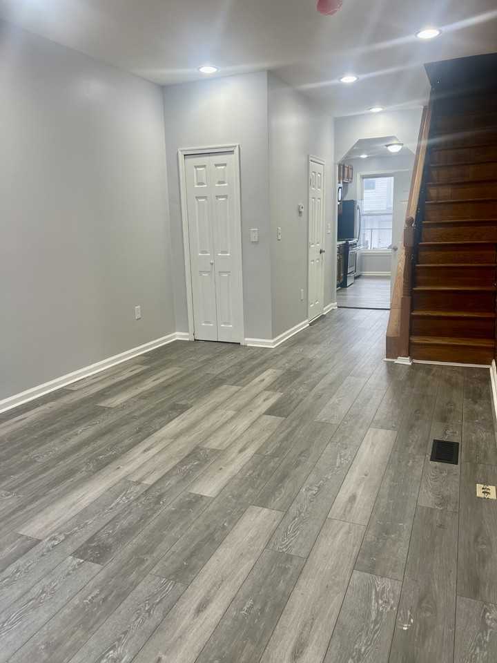 808 N Streeper St - Photo 4 of 37