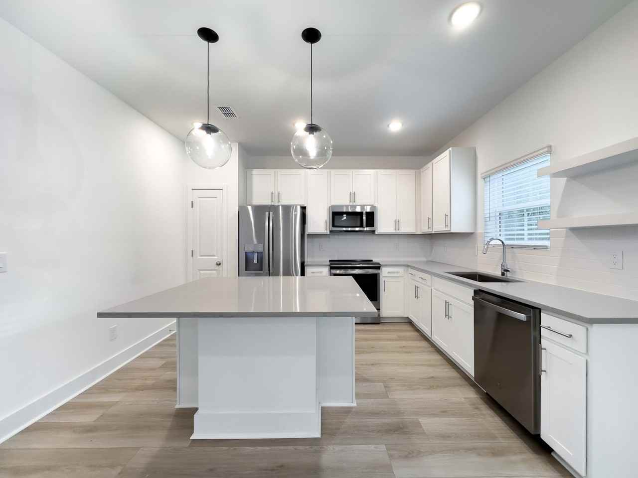 126 Kingswood Way #1 - Photo 2 of 7