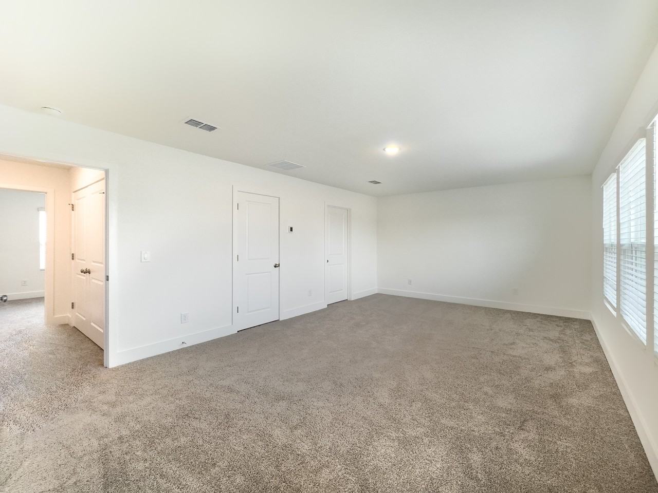 126 Kingswood Way #1 - Photo 4 of 7