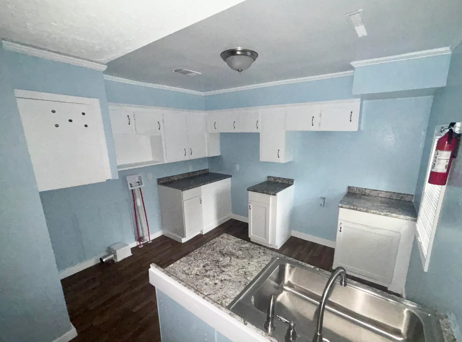 1564 Maria Dr - Photo 2 of 7