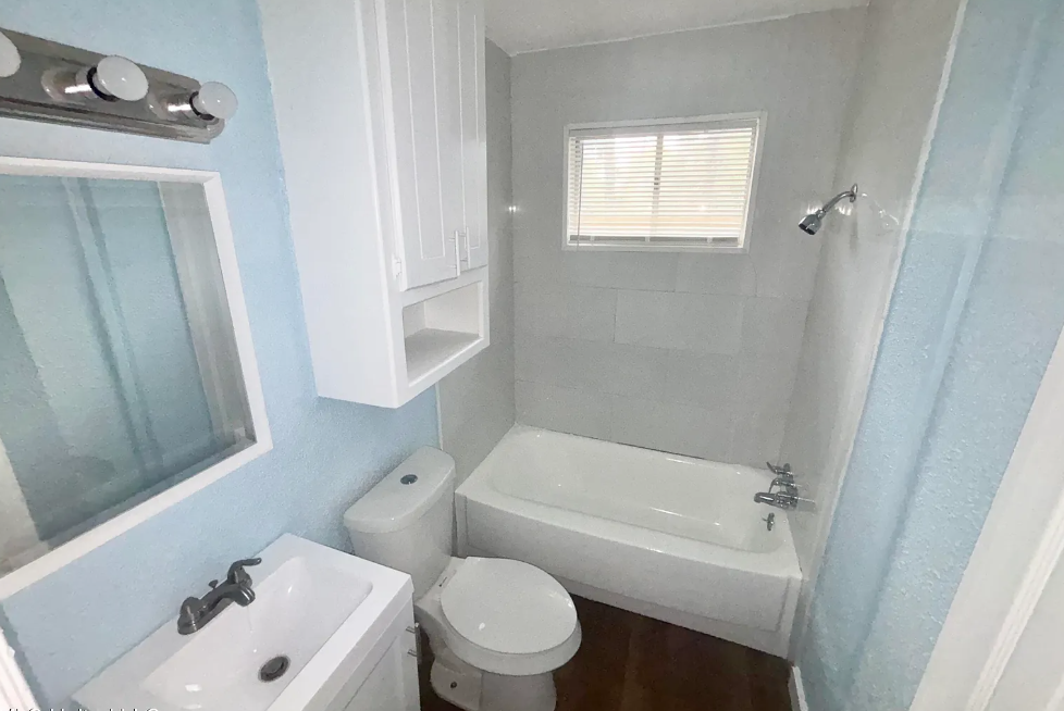 1564 Maria Dr - Photo 3 of 7