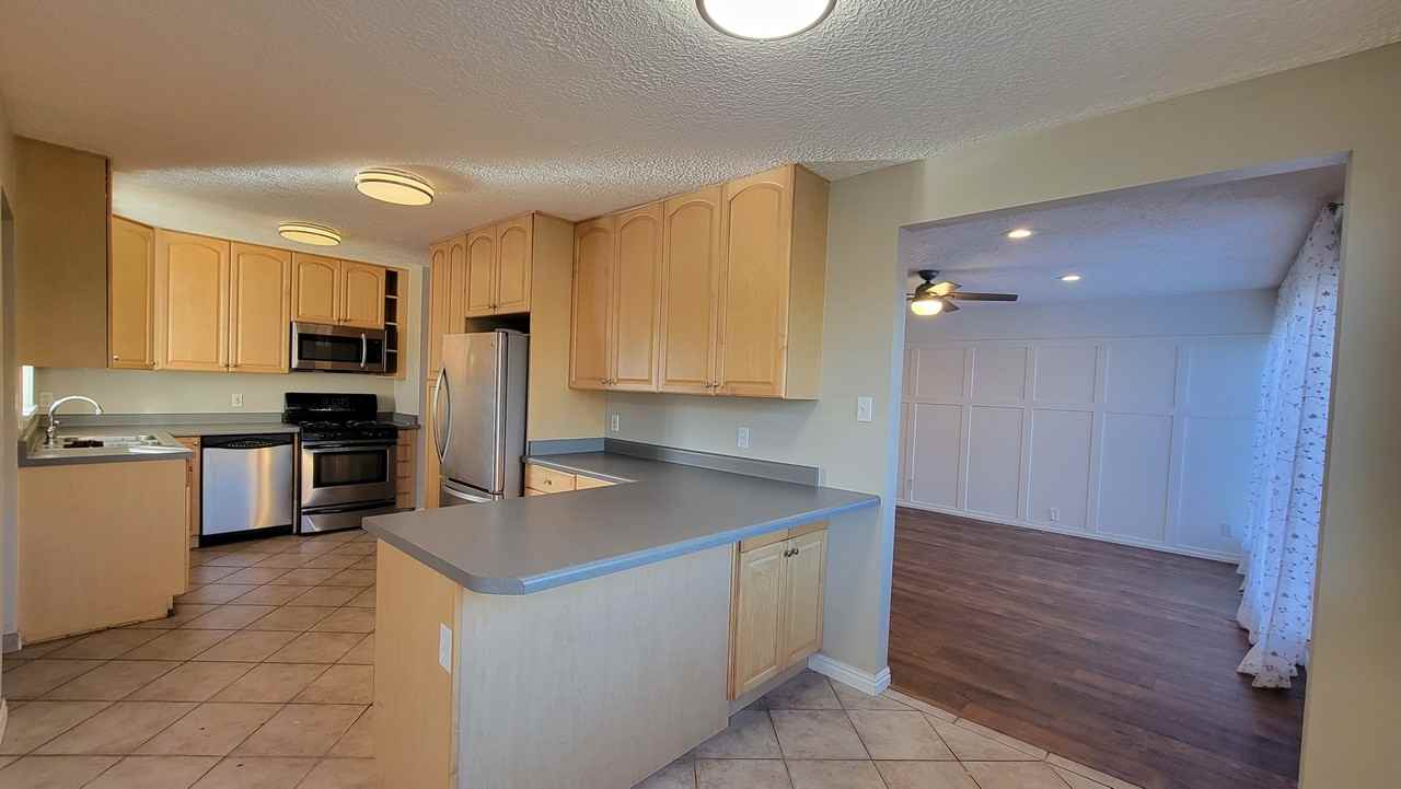 1107 N Topaz Dr #1 - Photo 7 of 21