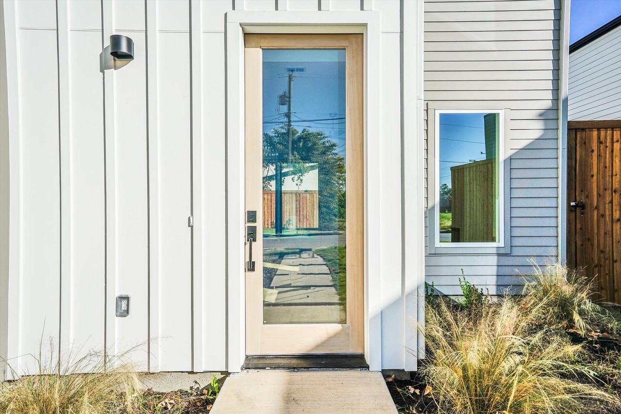 1707 Nomas Street #1 - Photo 4 of 36