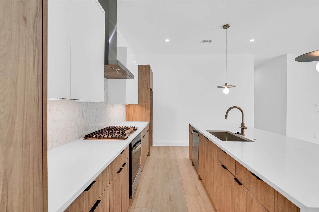 1707 Nomas Street #1 - Photo 7 of 36