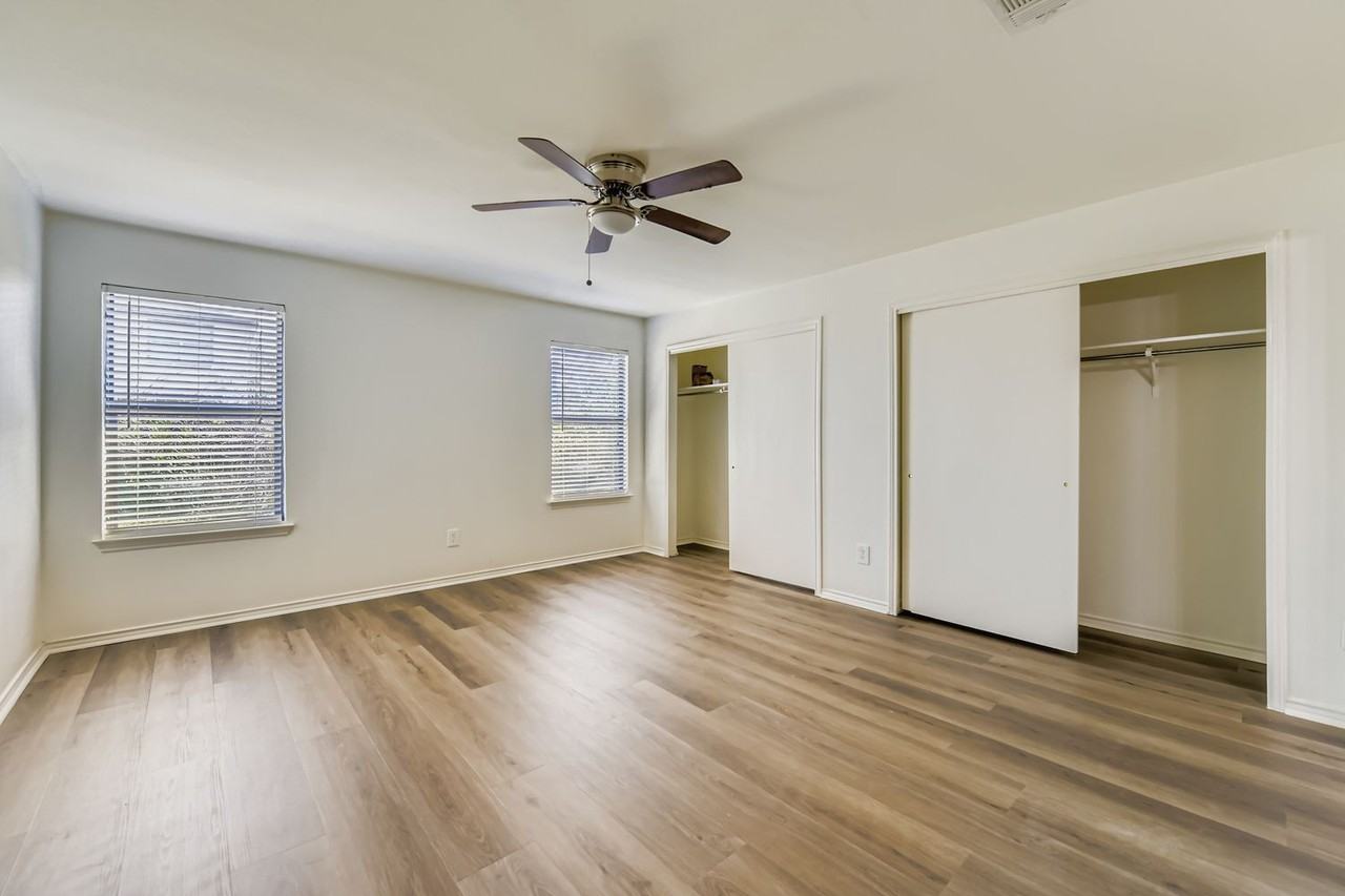 101 Bandera Woods Boulevard #1 - Photo 5 of 20