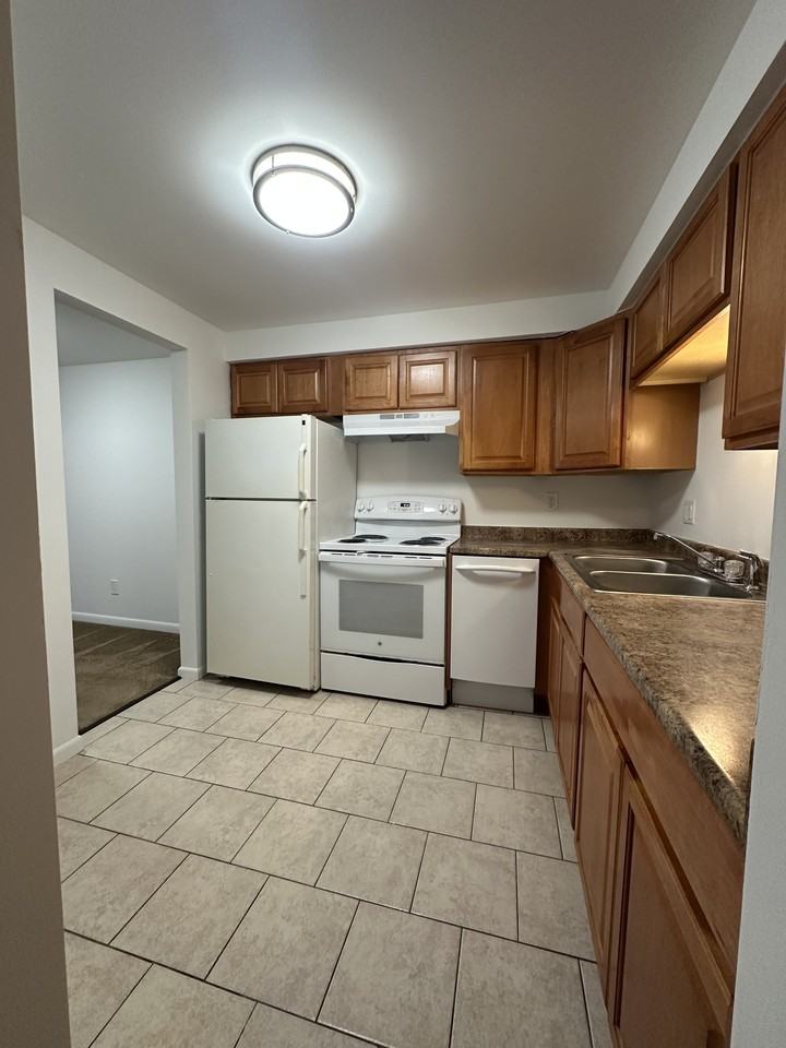 28727 Jefferson Avenue #A3 - Photo 3 of 9