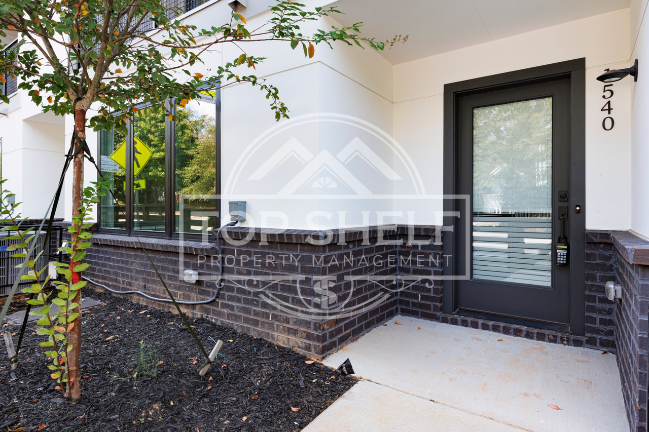 1540 Millwood Pl #1 - Photo 4 of 26