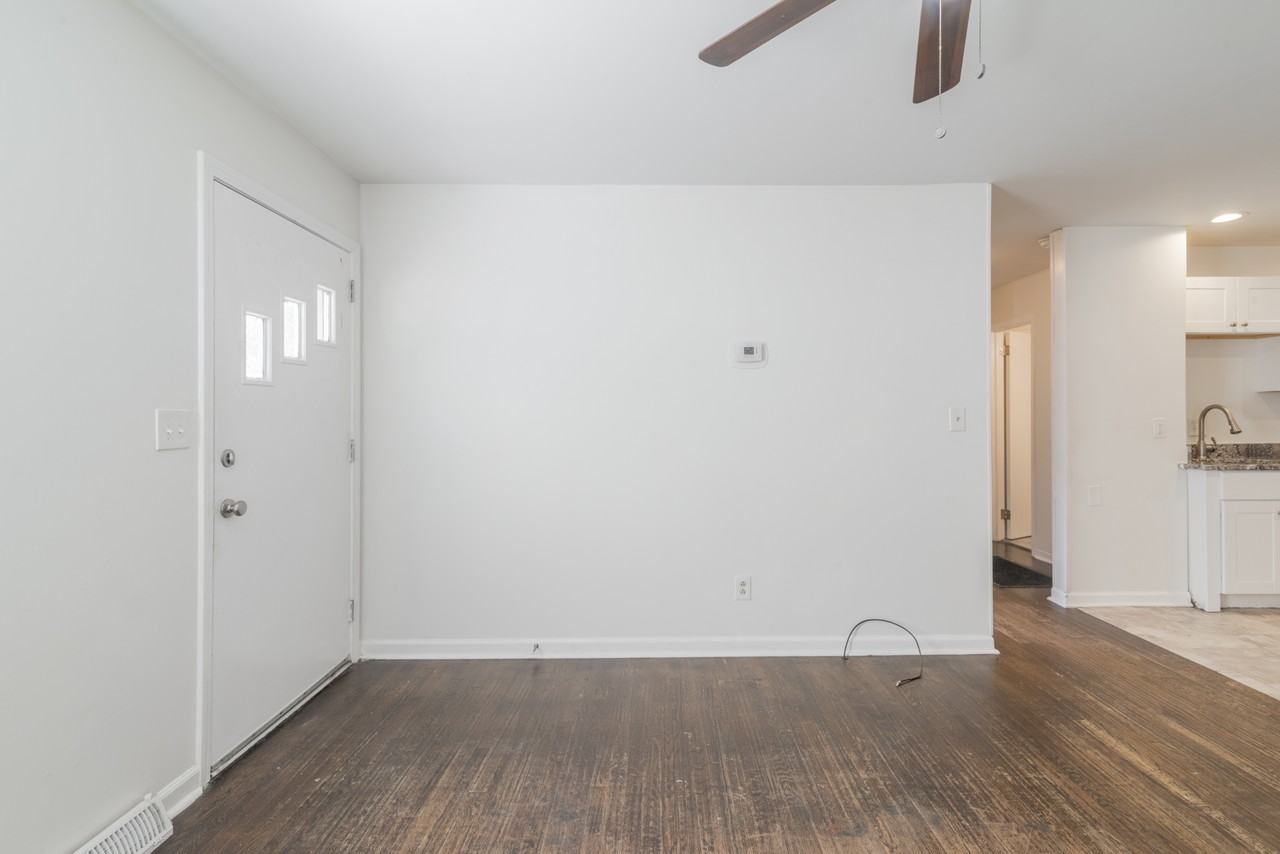 1024 Houston St #1 - Photo 2 of 36