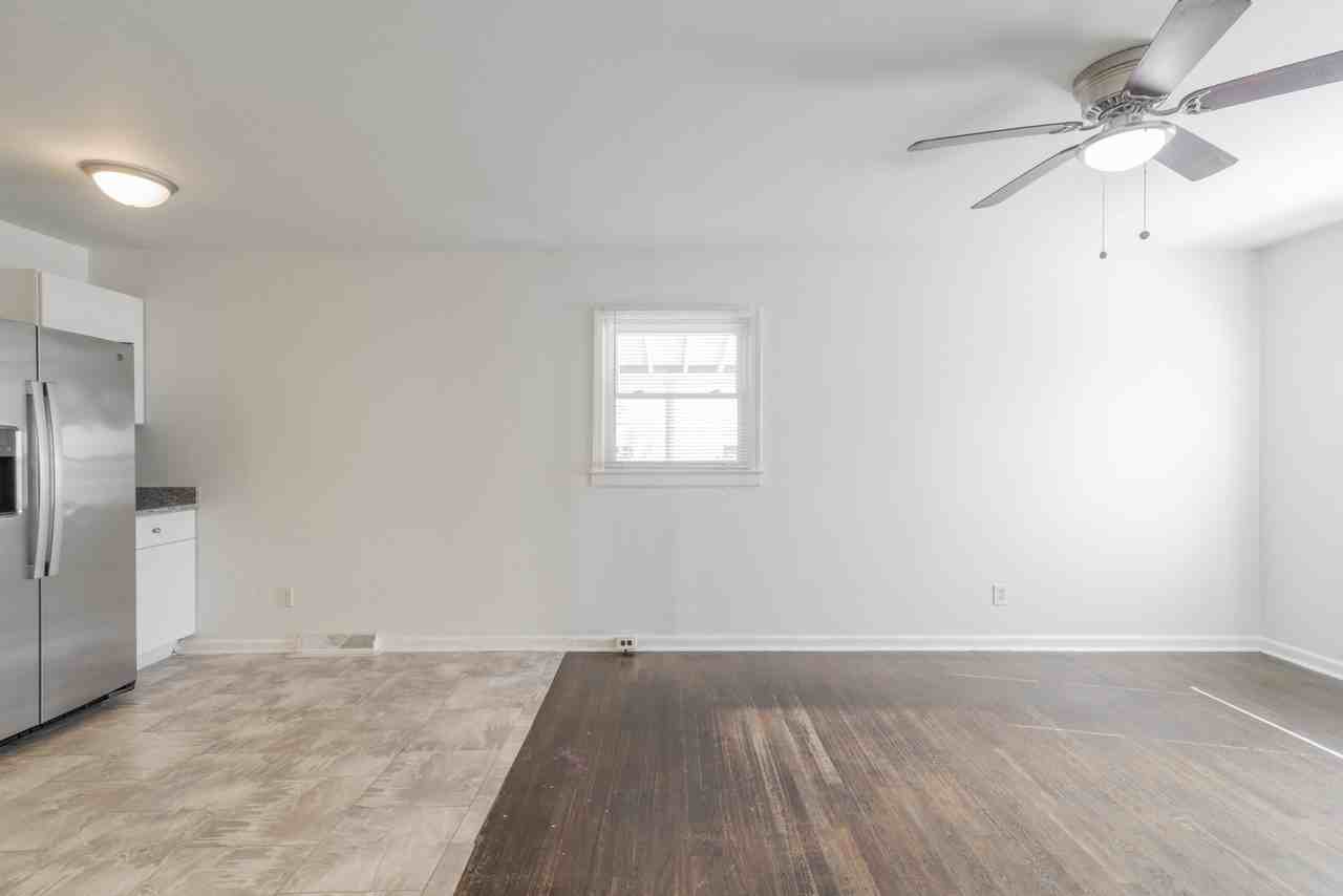 1024 Houston St #1 - Photo 5 of 36