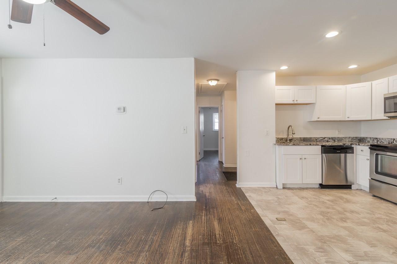 1024 Houston St #1 - Photo 6 of 36