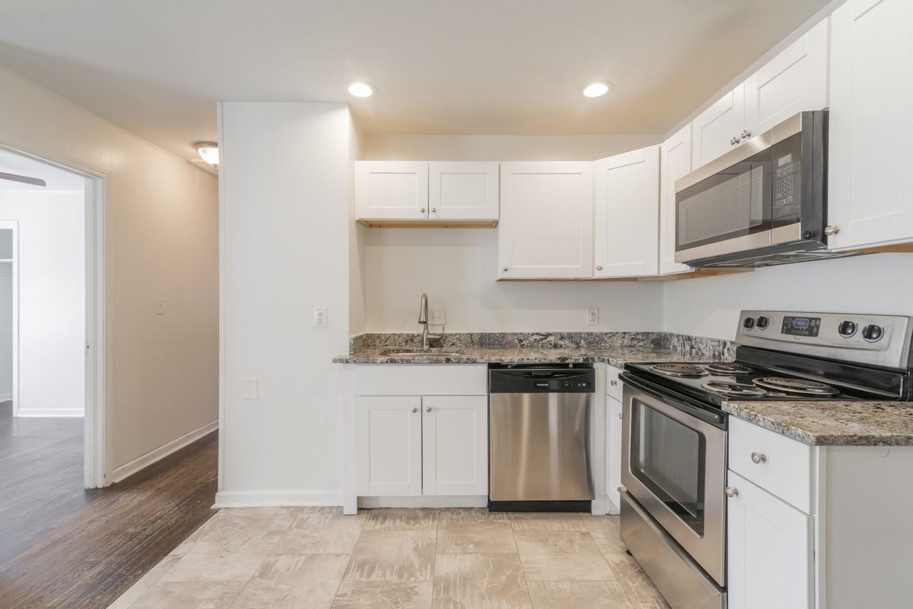 1024 Houston St #1 - Photo 7 of 36