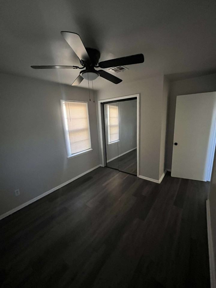 701 East Holman Court #1 - Photo 5 of 10