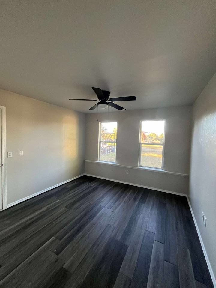 701 East Holman Court #1 - Photo 6 of 10