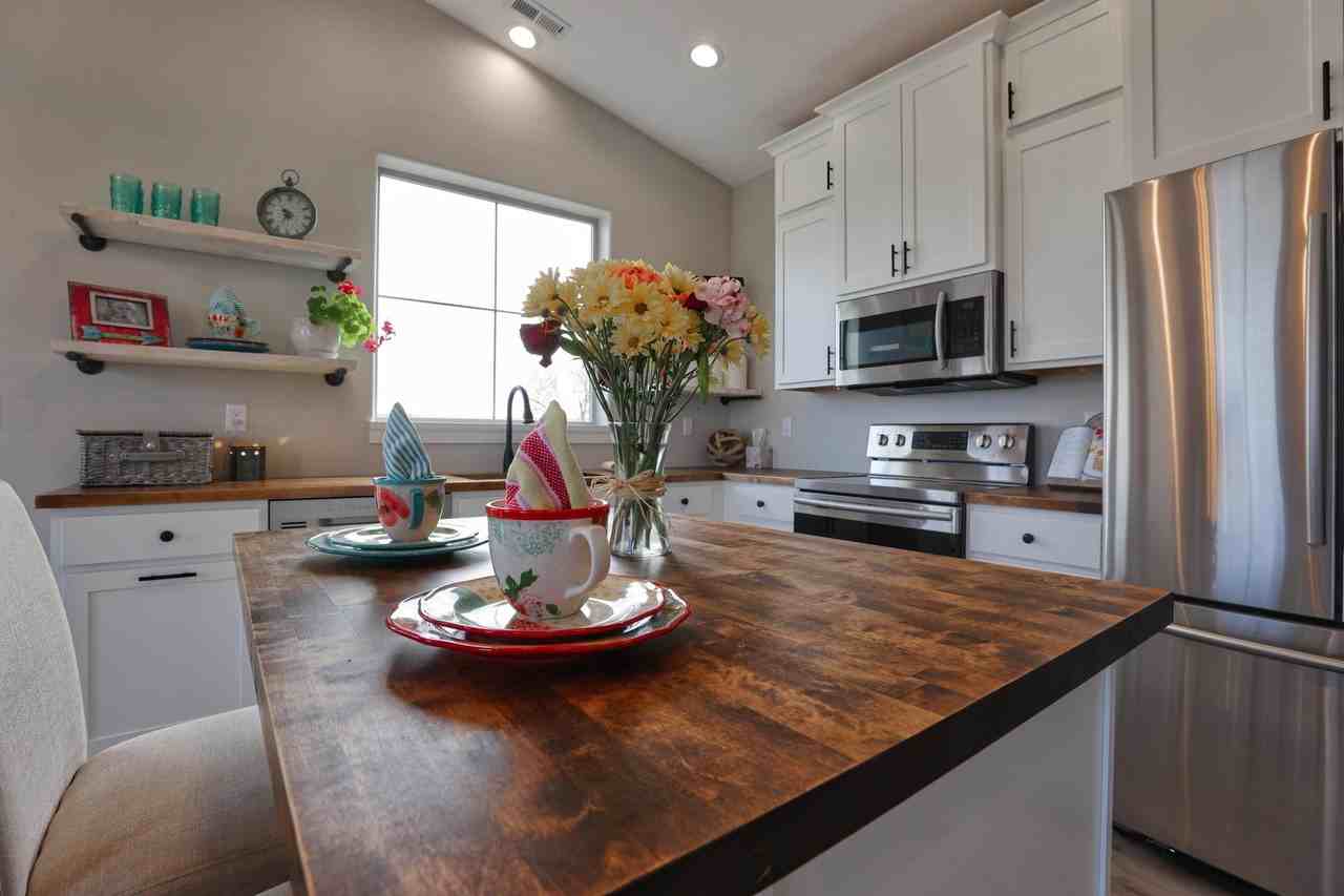 847 Lincoln Dr #201 - Photo 3 of 27