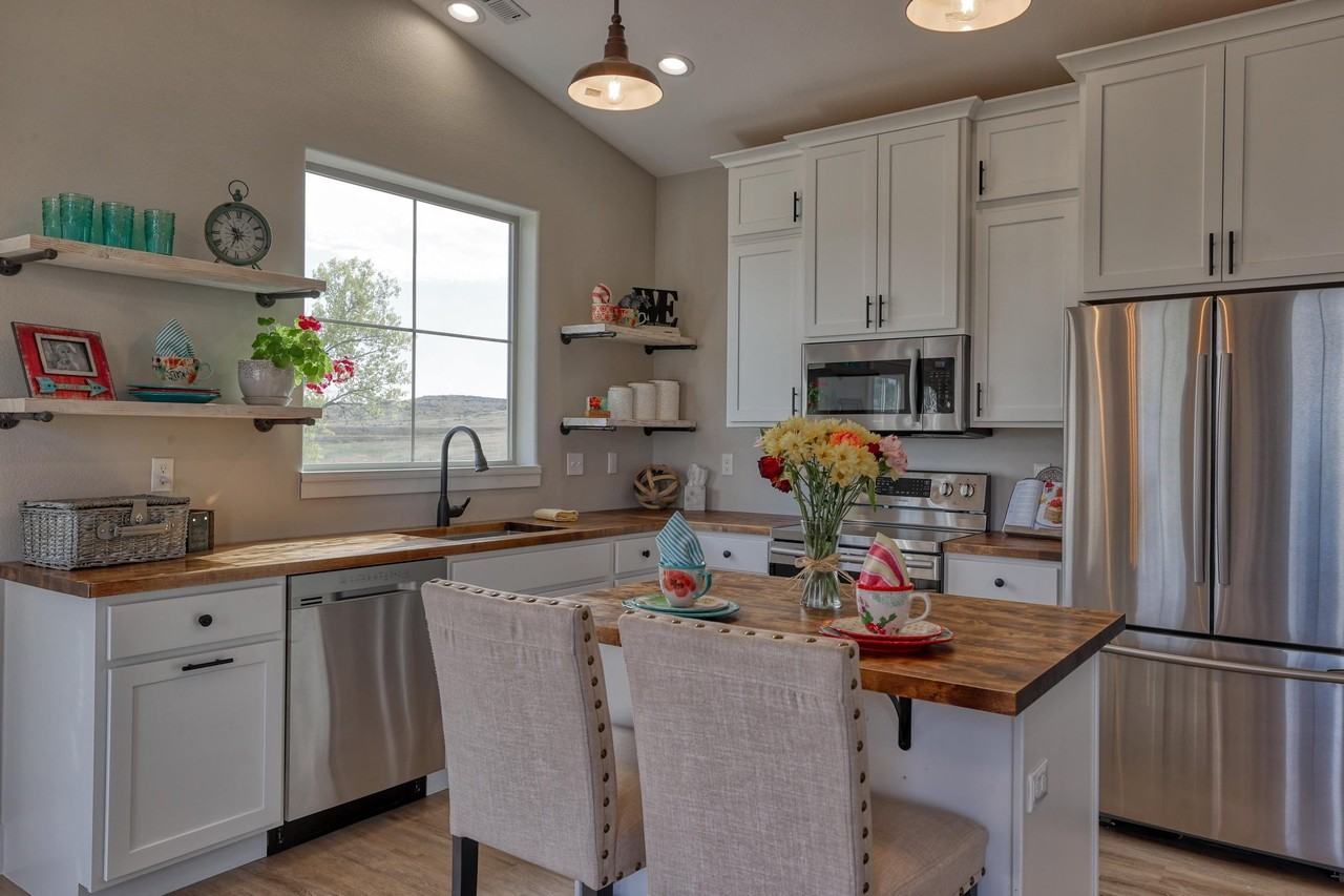 847 Lincoln Dr #201 - Photo 4 of 27