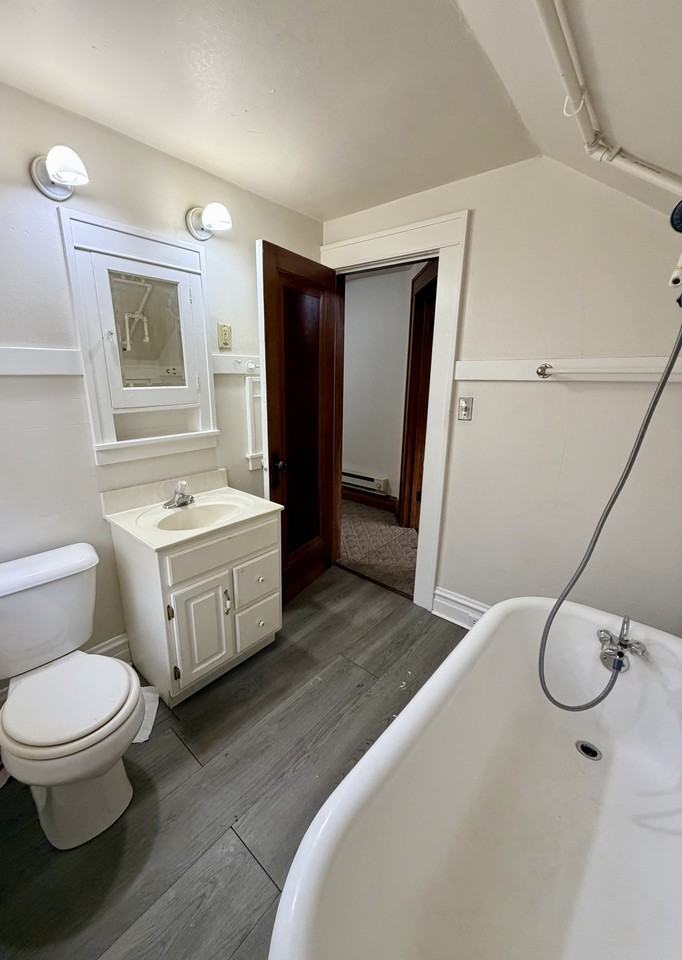 1251 1251 Walnut St - A- Upper - Photo 5 of 13