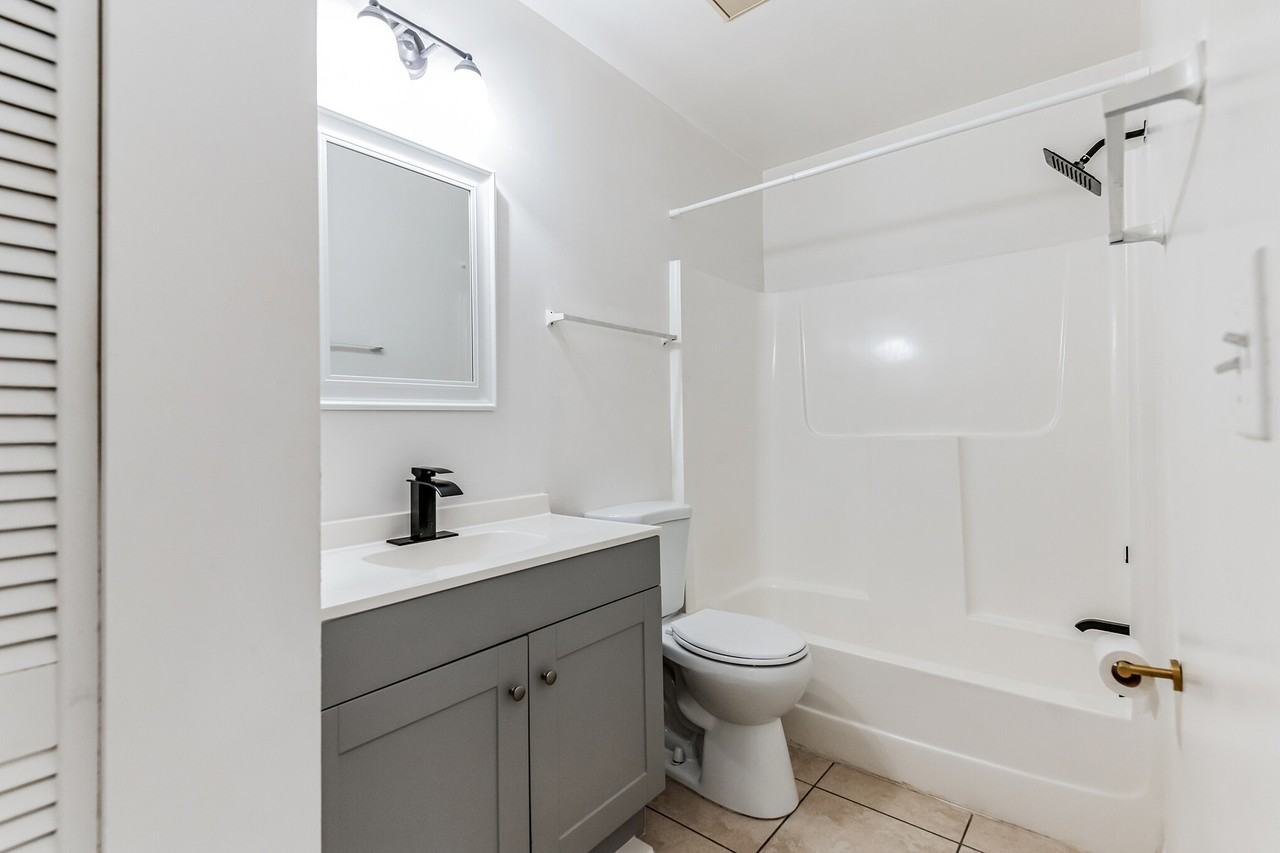 410 Thor Avenue Southeast #102 - Photo 5 of 10