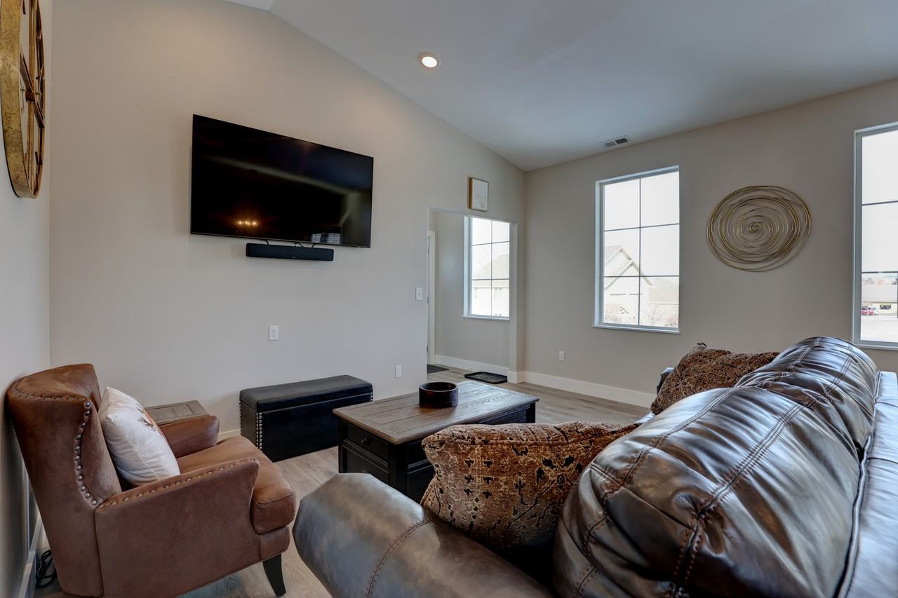 855 Lincoln Dr #202 - Photo 2 of 32