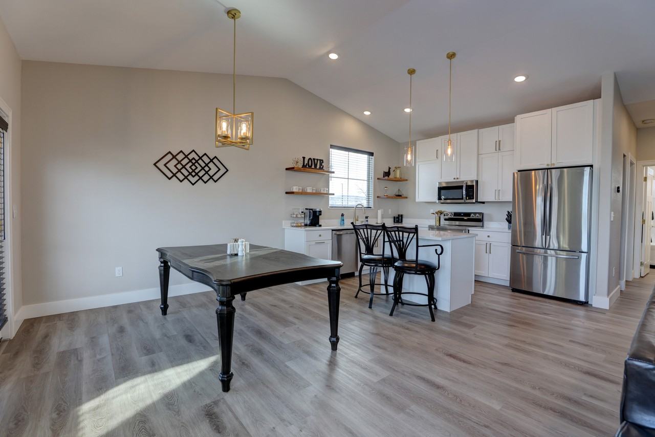 855 Lincoln Dr #202 - Photo 4 of 32