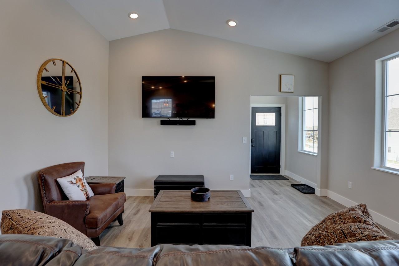 855 Lincoln Dr #202 - Photo 7 of 32