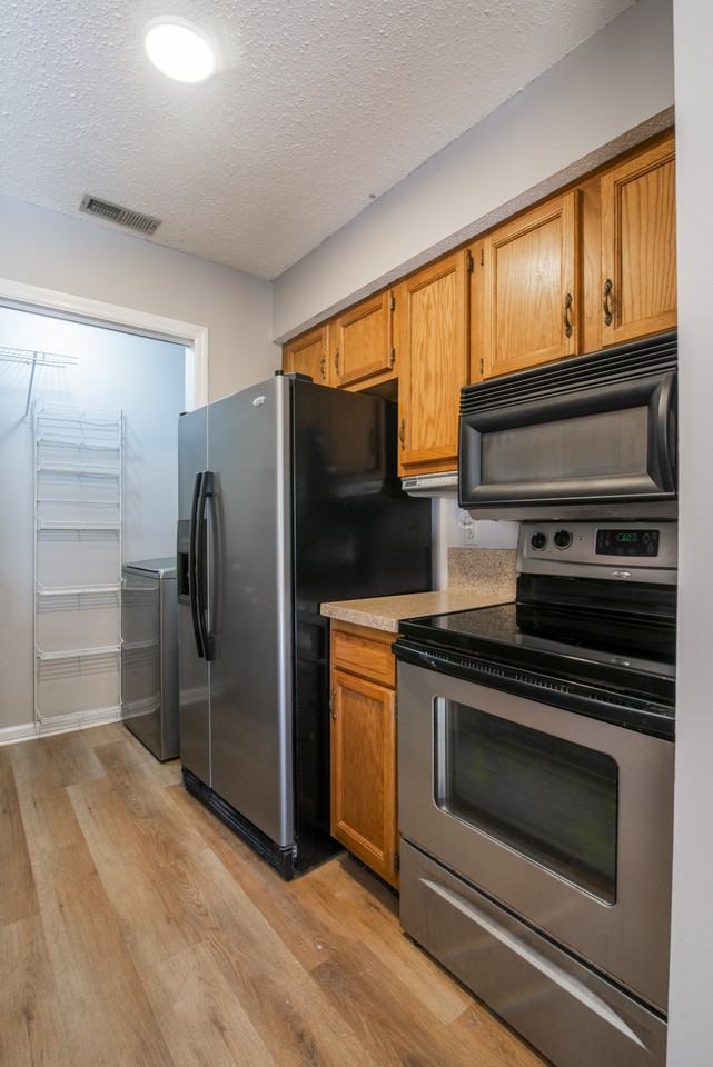 8117 8117 Tremaine CourtUnit B #1 - Photo 5 of 19