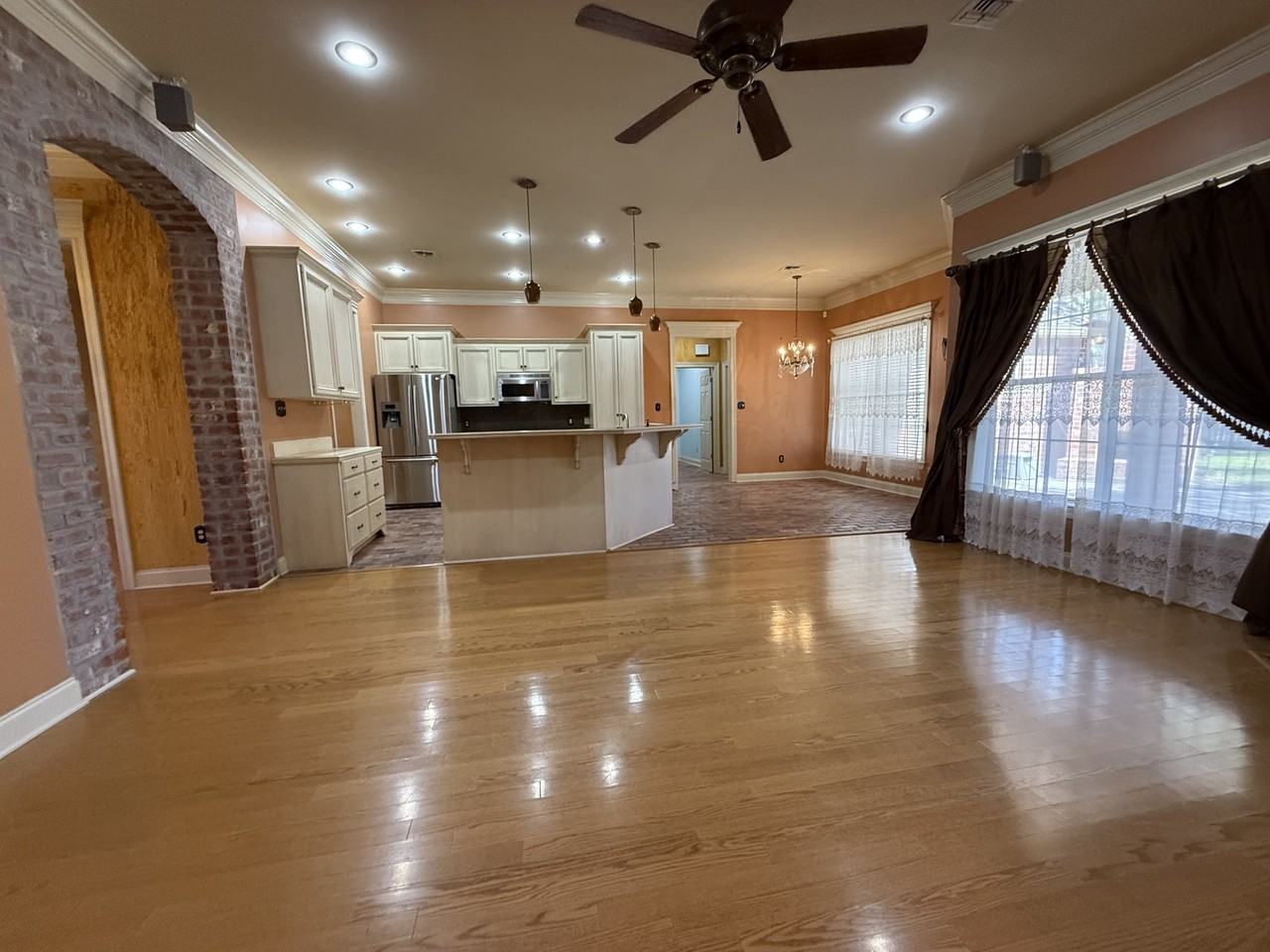 103 Lakeshore Dr #1 - Photo 3 of 20