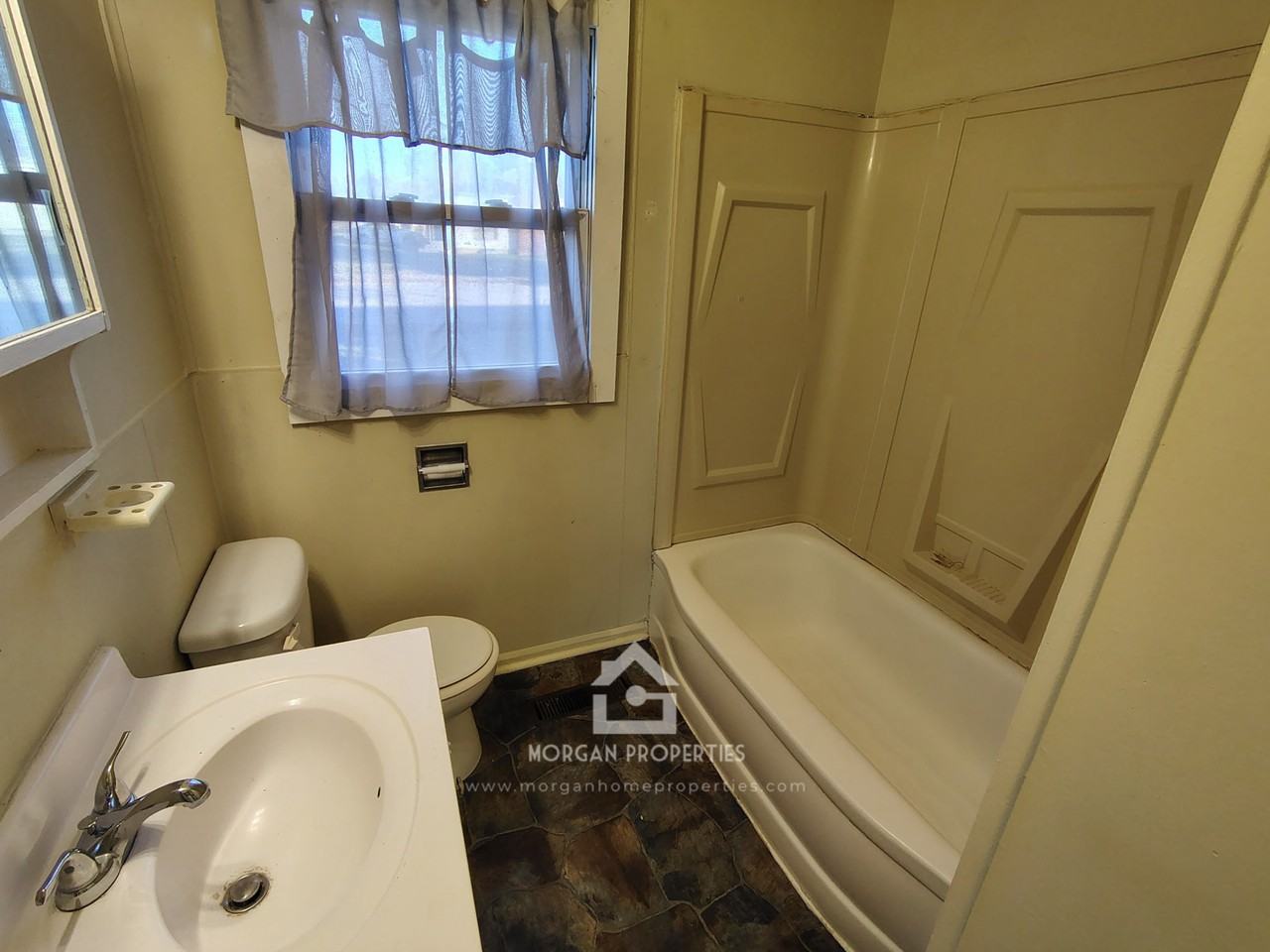 2729 Shawnee Drive - Photo 4 of 7