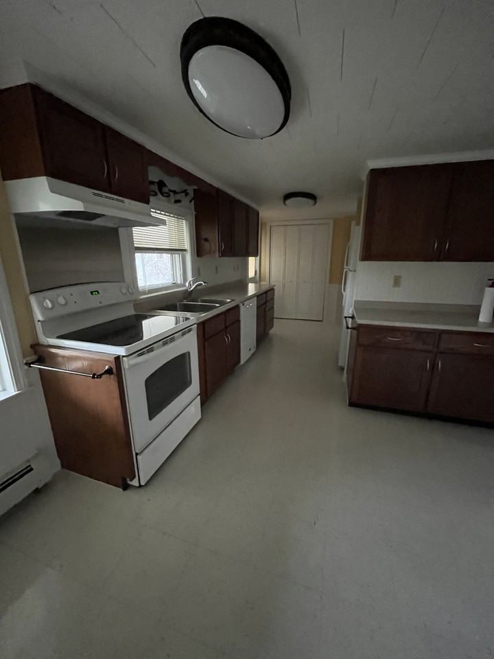 27 Maple Street #2 - Photo 4 of 6