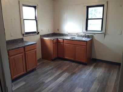 1511 W 14th St #10 - Photo 3 of 16