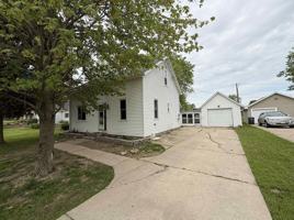 featured image of n5621 North Franklin Street #1