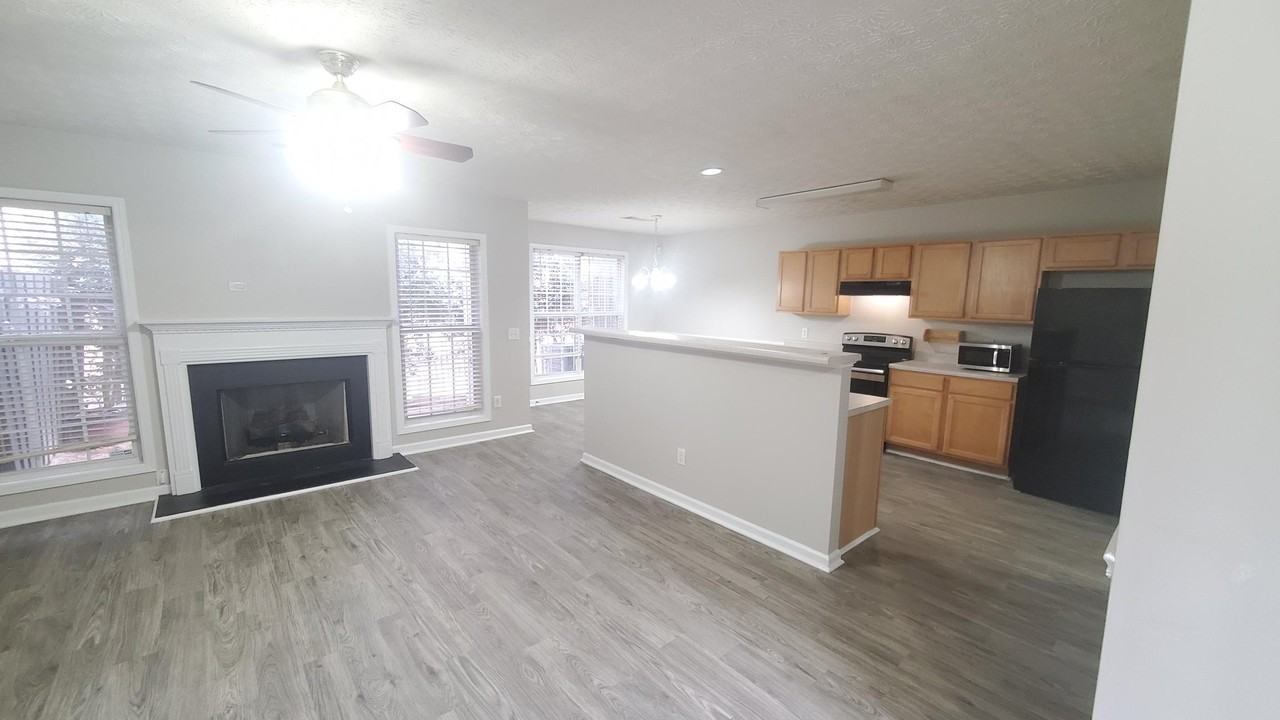 351 Parkview Manor Dr #1 - Photo 2 of 12