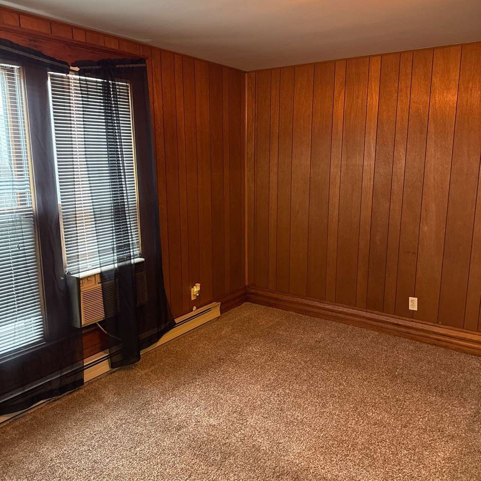 713 N Main St #1 - Photo 5 of 10